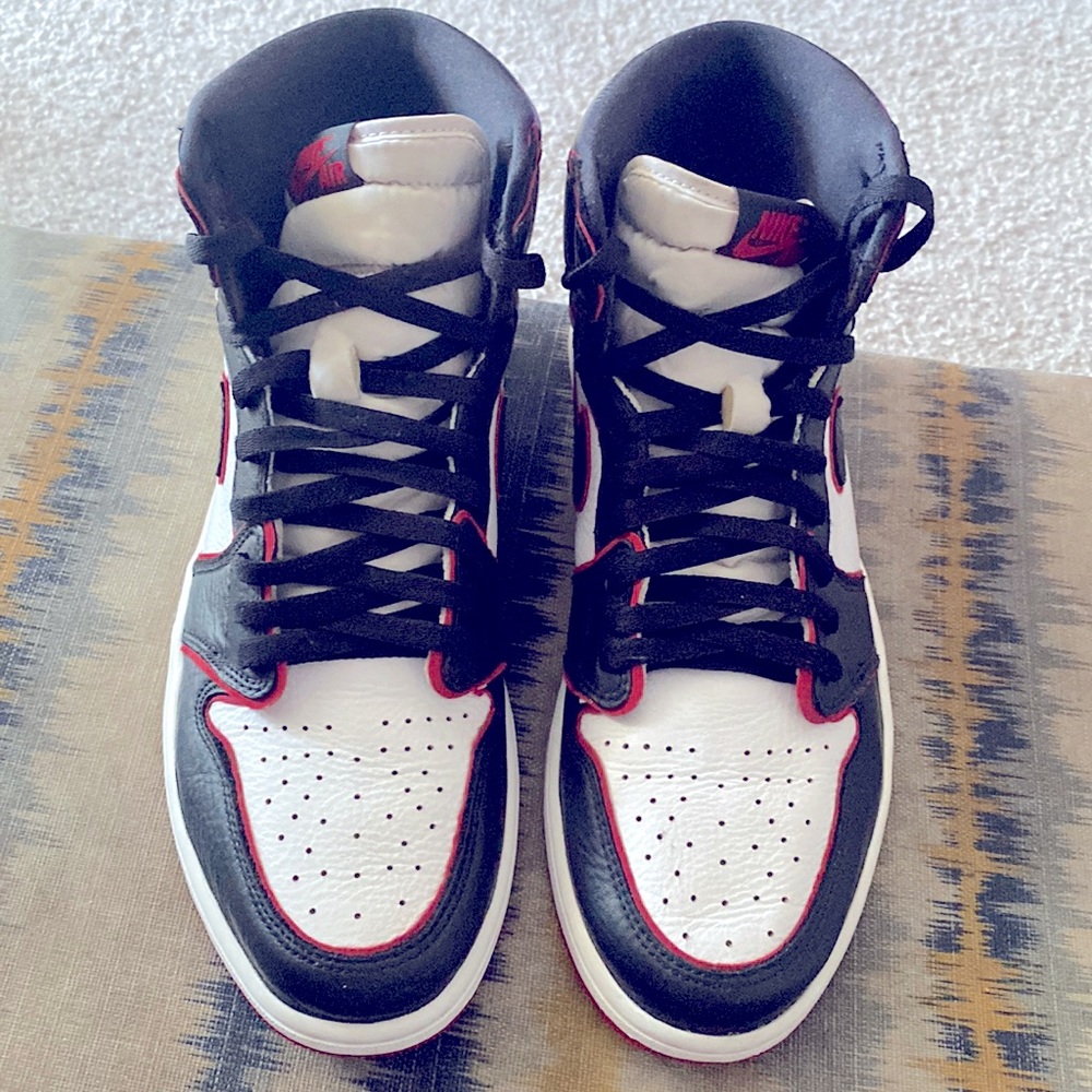 Air Jordan 1 high Bloodline